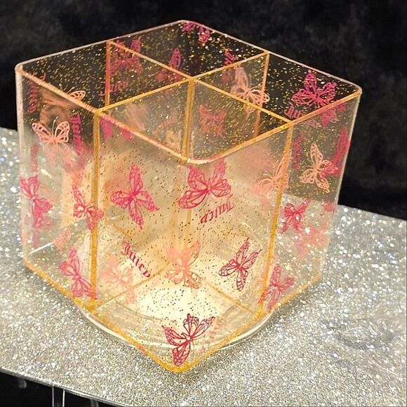 Juicy Couture Home Logo Butterfly 4 Section Acrylic 360° Spinner - Picture 6 of 9